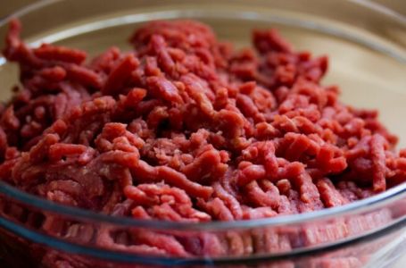 U mljeveno meso uvijek dodajte ovu namirnicu: Ćufte, pljeskavice, pa i musaka biće daleko sočniji