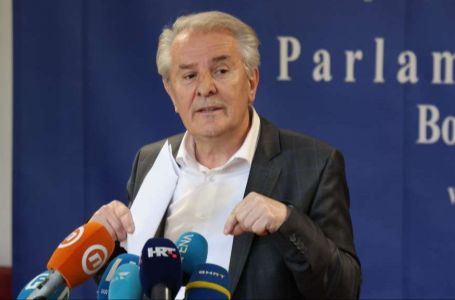 Lendo: Zastava s ljiljanima je branila državu BiH, a aktuelna zastava je gradi i gradit će je