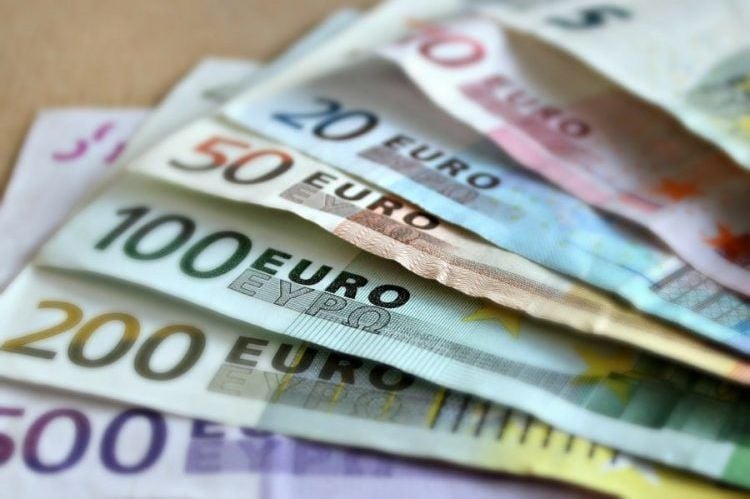 EU želi zabraniti plaćanja u gotovini viša od 10.000 evra: Cilj spriječiti pranje novca