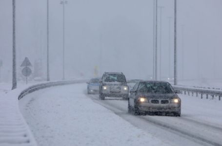 Zbog snijega i orkanskog vjetra haos u saobraćaju: Zatvorene su autocesta, magistrala i brojne ceste