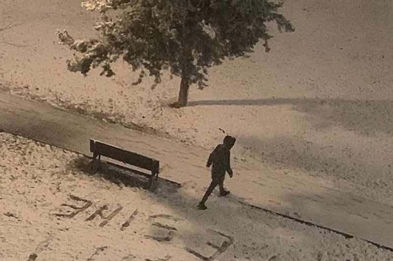 Poruka u snijegu ispred dječije bolnice u Beogradu rasplakala internet: SVAKA ČAST LJUDINO (FOTO)