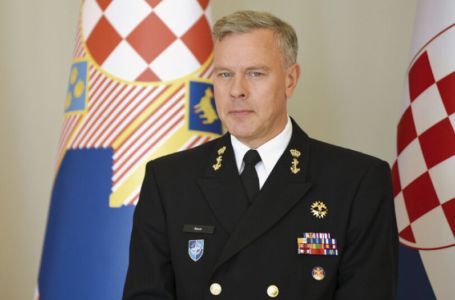 Admiral NATO-a podržao pripreme za rat: 'Ako želite preživjeti, ovo morate imati kući'