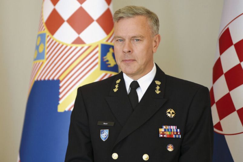 Admiral NATO-a podržao pripreme za rat: 'Ako želite preživjeti, ovo morate imati kući'