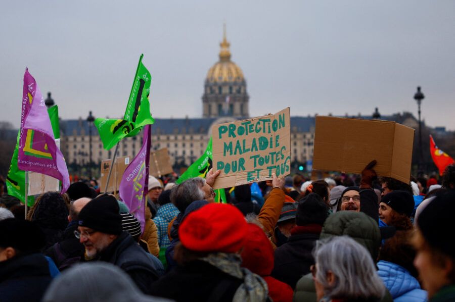 Veliki protesti poljoprivrednika u Francuskoj: Jedna žena poginula