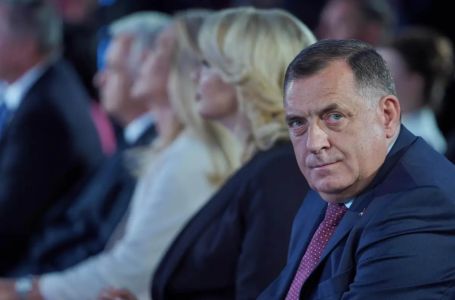 Dodik odlikovao negatora genocida i pjevača koji je četnički vojvoda