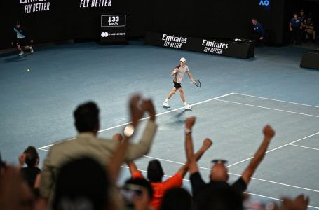E TAKO SE POSTAJE ŠAMPION: Novakov dželat gubio 2:0 u setovima, a onda na krilima SRAMNE publike...