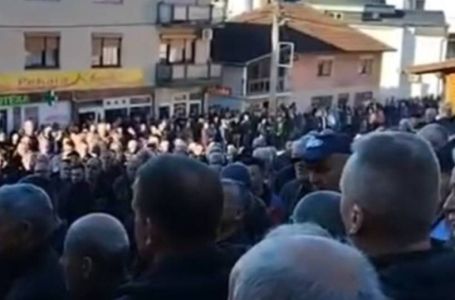 Nezadovoljstvo džematlija u Bužimu: Protestovali zbog povećanja članarine Islamskoj zajednici