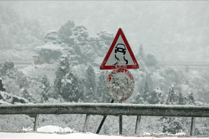 Na putevima u BiH upozorenje na maglu i poledicu