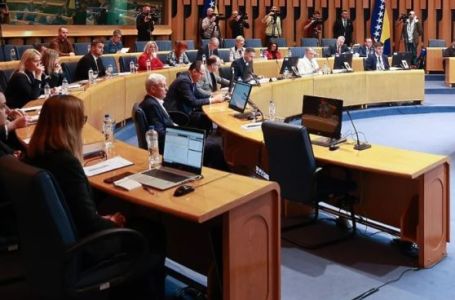 SDA o obesmišljavanju tehničkih izmjena Izbornog zakona: Vrijeme je da Schmidt ispuni svoje obećanje