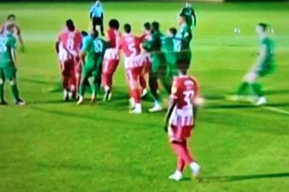 POGLEDAJTE OPŠTU TUČU FUDBALERA:Spajić dobio PESNICU U LICE, a svemu je prethodio OVAJ TRENUTAK