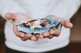 OVI HOROSKOPSKI ZNAKOVI U OVOJ GODINI NEĆE ZNATI ŠTA ĆE SA PARAMA: Jeste li među njima?