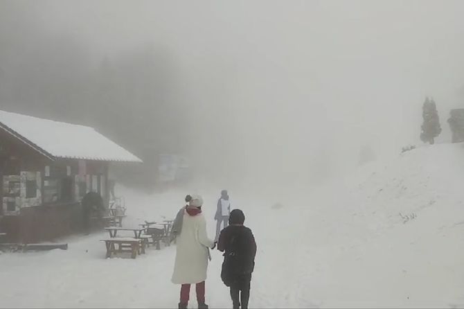 Snijeg zabijelio u ovom dijelu Srbije: Evo i do kada će padati