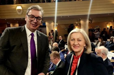 Osmijeh i dobro raspoloženje: Sastali se Aleksandar Vučić i Borjana Krišto