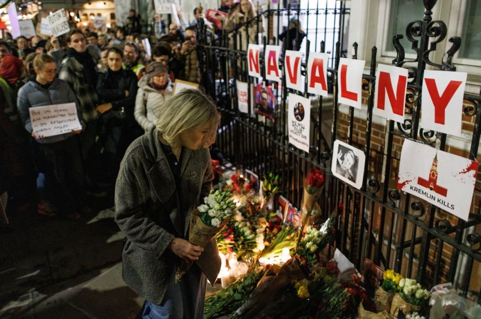 Više od stotinu osoba širom Rusije uhapšeno zbog odavanja počasti Navalnom