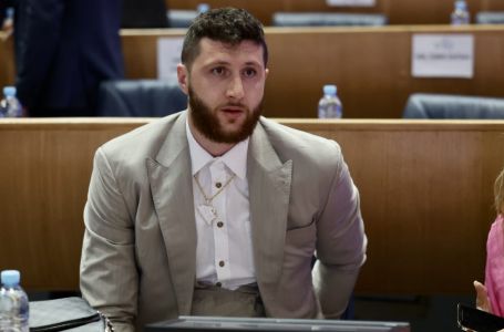 Komšija tužio Jusufa Nurkića da mu ubacuje smeće na imanje, sud predsudio u korist košarkaša BiH