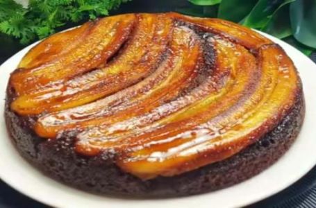 Čokoladni kolač sa bananama koji morate napraviti - preko 33 miliona ljudi je oduševljeno (VIDEO)