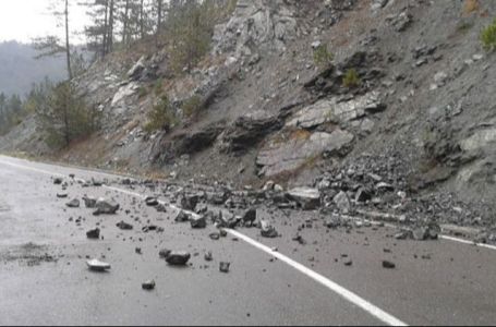 BIHAMK upozorava: Na brojnim dionicama učestali odroni