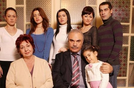 DA LI SE SJEĆATE SERIJE "KAD LIŠĆE PADA?": Pogledajte kako danas izgledaju glumci