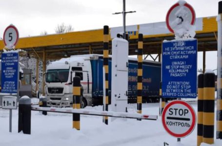 PREKO 2.400 TERETNIH VOZILA ČEKA U REDU: Šta se dešava na granici između ove zemlje i Ukrajine?