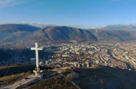 UPUĆENA PORUKA DRAGANU ČOVIĆU: "Hoćete 'legitimno predstavljanje'? Prvo ukinite aparthejd!"