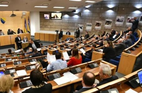 Ključna sjednica Parlamenta FBiH: Da li ćemo biti korak bliže neradnoj nedjelji?