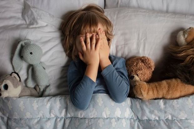 Tabela s rasporedom spavanja djece izazvala rasprave na mrežama: Jesu li zahtjevi nerealni?