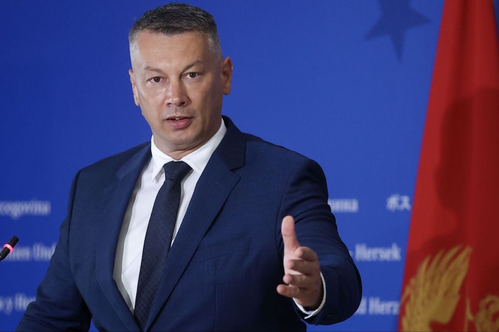 Oglasio se Nešić: Ponovo napao Šmita