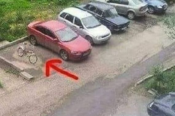 Parkirao bicikl na mjestu za automobil: Kada se poslije 10 minuta vratio, imao je šta da vidi (FOTO)