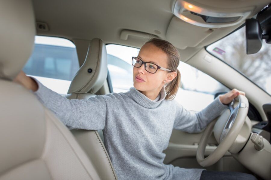 Žene jako često ovo rade u automobilu, a puno je opasnije nego što misle