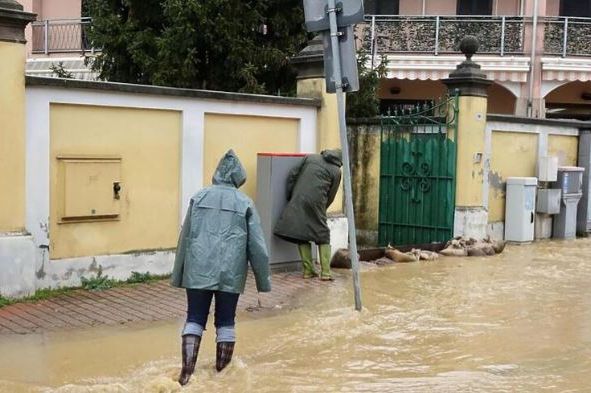 Italija pod naletom nevremena, lavine, klizišta i poplava: Brojni stanovnici evakuisani