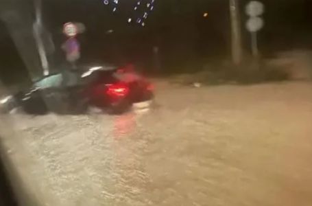 NEZAPAMĆEN POTOP U HRVATSKOJ: Poplavljene kuće, zaglavljeni automobili