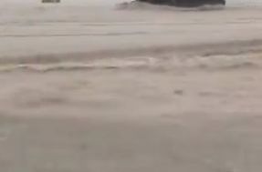 POTOP U PUSTINJI: Milionski grad pod vodom, gromovi parali nebo (VIDEO)