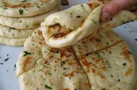PREUKUSAN DOMAĆI SOMUN IZ TAVE: Za prste polizati, a jednostavno se pravi (RECEPT)