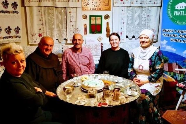 OVO JE BOSNA I HERCEGOVINA! Fra Mirko Majdandžić pucnjem iz topa označio vrijeme iftara