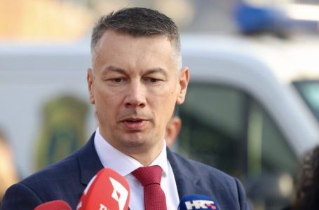 Ministar Nešić se pohvalio novim “Vampirom” domaće izrade