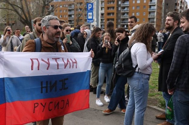Rusi u Crnoj Gori i Srbiji masovno glasali za Putinovog protukandidata