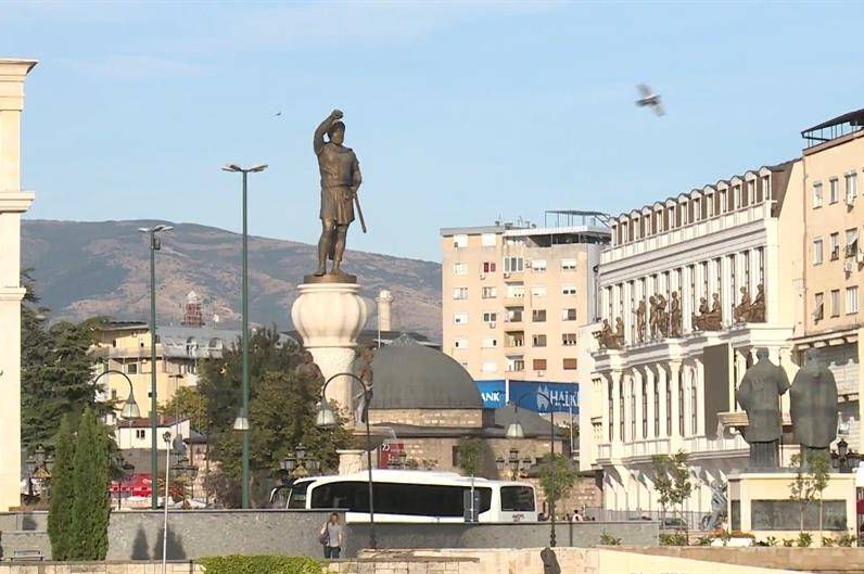 Izboden poznati doktor u Skoplju: Sinovi ga pronašli u autu kod poliklinike