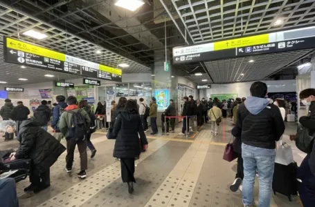 SNIMAK NA KOME JAPANCI IDU NA POSAO SRUŠIO JE INTERNET: Ovo je najjezivija stvar koju ćete vidjeti