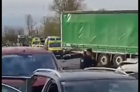Novi detalji užasa na granici Hrvatske i BiH: Pijani vozač skrivio nesreću i povrijedio 18 osoba