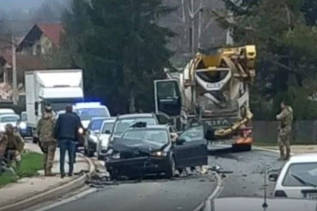 Užasne scene na putu u Bosni i Hercegovini: Smrskana vozila, kilometarska kolona, ima povrijeđenih