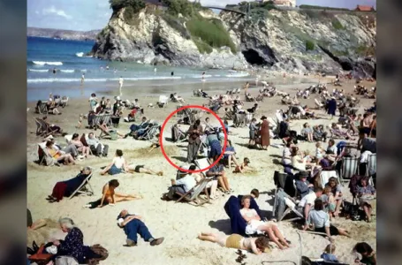 FOTOGRAFIJA IZ 1943. ZBUNILA LJUDE: “Drži li on to mobitel u rukama?