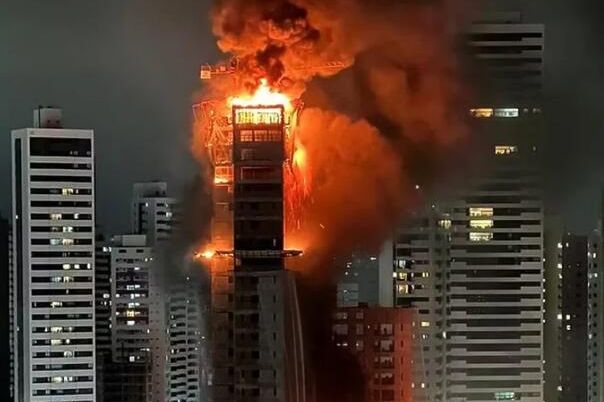 Požar 'progutao' neboder u Brazilu