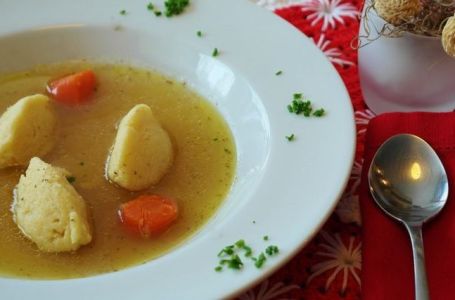 U smjesu za knedle uvijek dodajte 2 tajna sastojka: Neće se raspasti, a biće savršeno meke