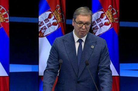 Vučić provocira iz Pariza: Kakvu sudbinu predviđa Bošnjacima