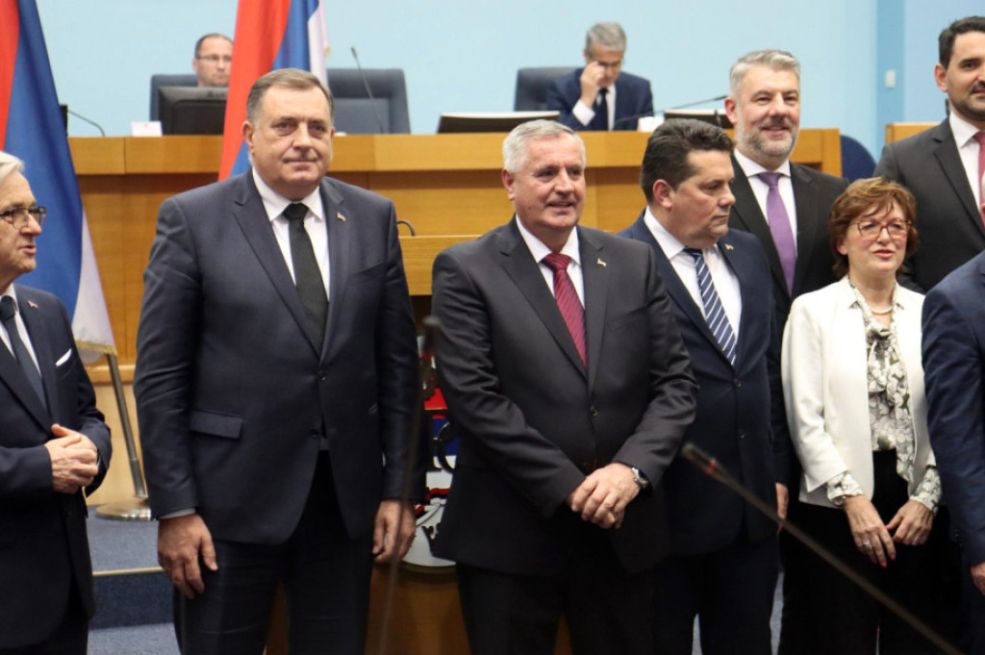 Političari iz RS-a opet spominju nemire, ovaj put zbog Bećirovićeve izjave o NATO-u