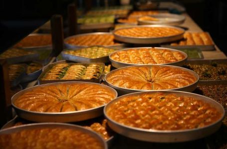BAKLAVA, RUŽICA ILI KADAIF? Donosimo vam recepte za tradicionalne bajramske kolače