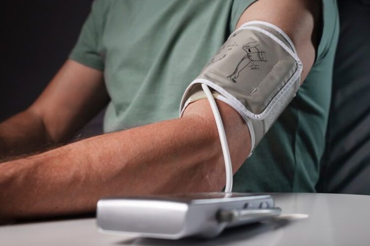 Koji je normalan krvni pritisak po godinama? Pogledajte tabelu