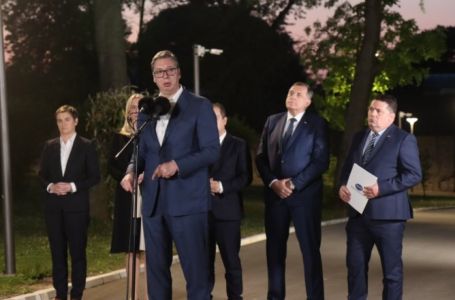PRESS POKISLIH LICA, VUČIĆ POTPUNO NEMOĆAN: "Šanse su nam minimalne" (VIDEO)