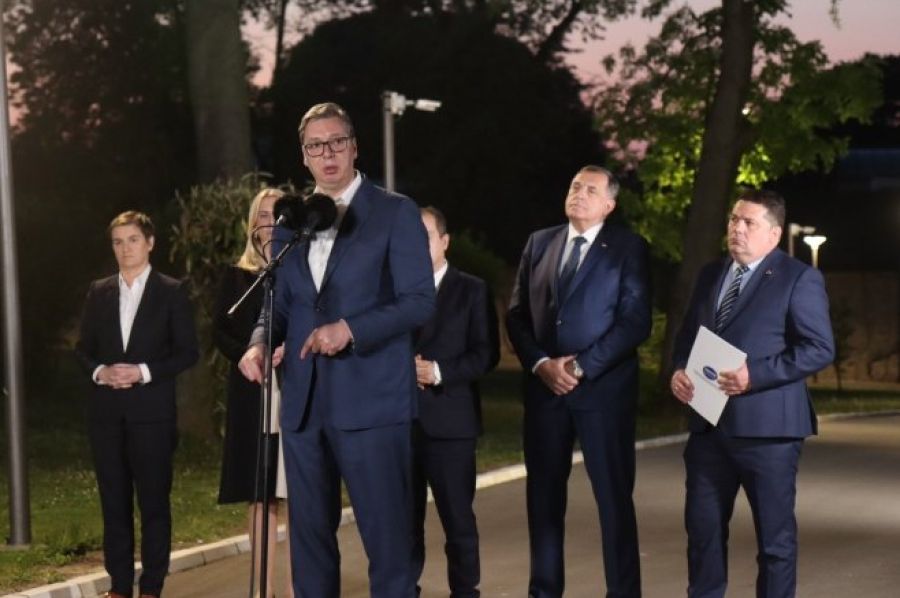 PRESS POKISLIH LICA, VUČIĆ POTPUNO NEMOĆAN: "Šanse su nam minimalne" (VIDEO)