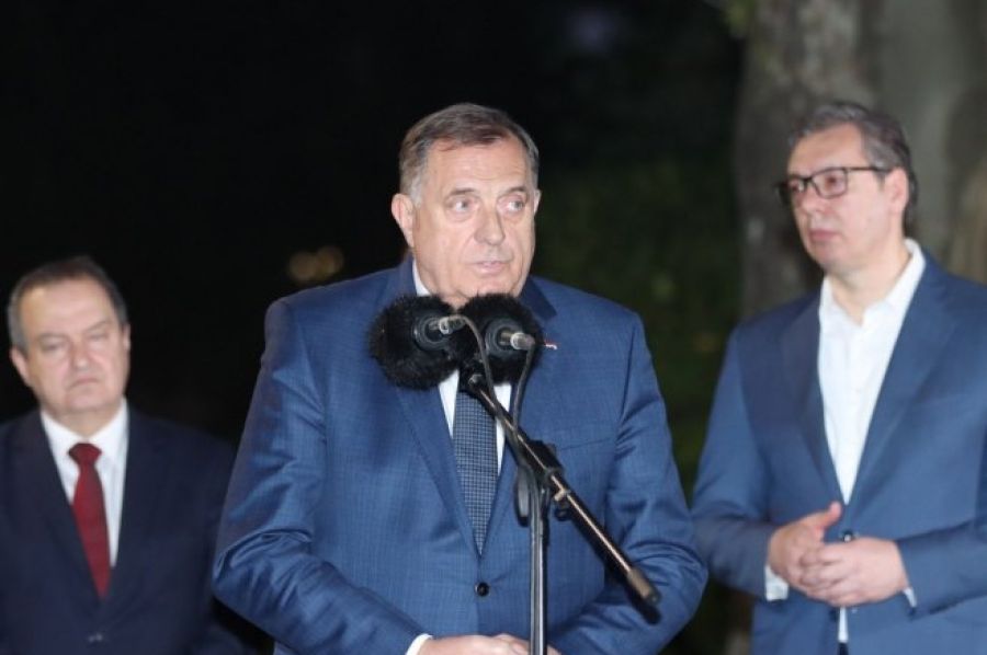 DODIK OPET NEGIRAO GENOCID U SREBRENICI, VUČIĆ PAŽLJIVO SLUŠAO: Najavio veliki narodni miting
